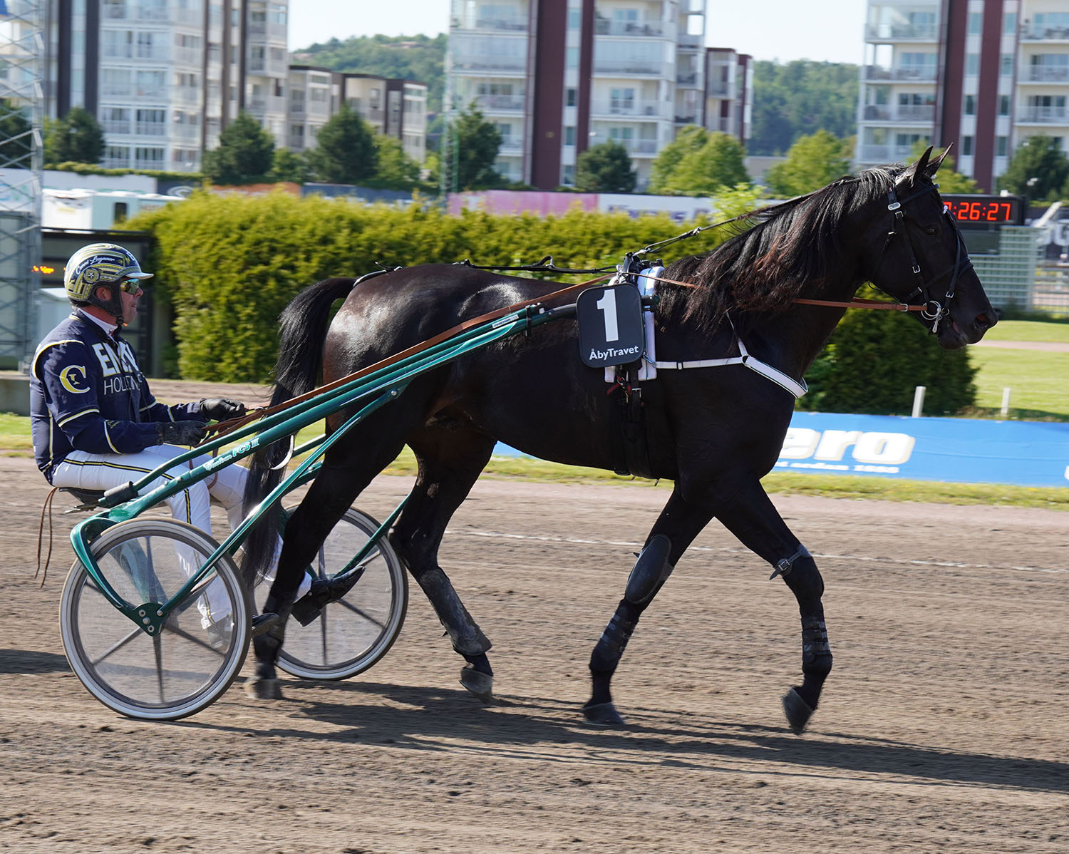 Hitting Hard 250710-6